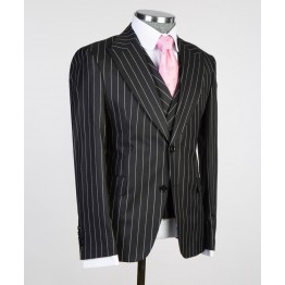 Costum negru cu dungi albe
